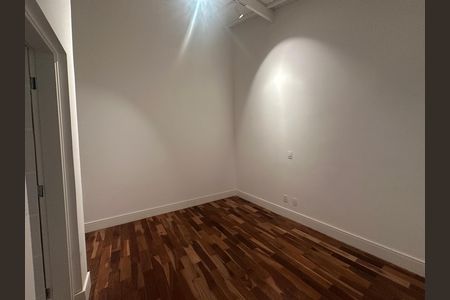 Casa de condomínio à venda com 654m², 5 quartos e 4 vagas Casa de condomínio à venda com 654m², 5 quartos e 4 vagasSuíte 2