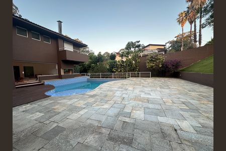 Casa de condomínio à venda com 654m², 5 quartos e 4 vagas Casa de condomínio à venda com 654m², 5 quartos e 4 vagasPiscina