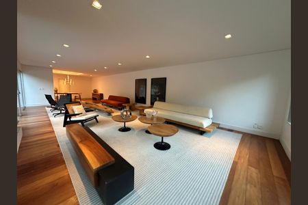 Casa de condomínio à venda com 654m², 5 quartos e 4 vagas Casa de condomínio à venda com 654m², 5 quartos e 4 vagasSala