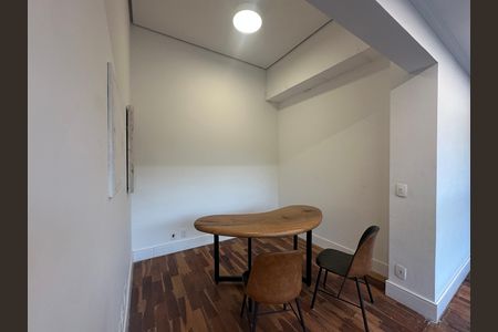 Casa de condomínio à venda com 654m², 5 quartos e 4 vagas Casa de condomínio à venda com 654m², 5 quartos e 4 vagasEscritório