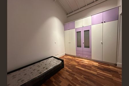 Casa de condomínio à venda com 654m², 5 quartos e 4 vagas Casa de condomínio à venda com 654m², 5 quartos e 4 vagasSuíte 4
