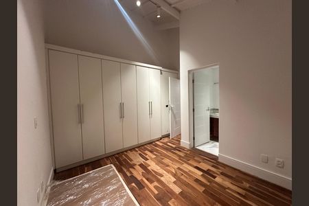 Casa de condomínio à venda com 654m², 5 quartos e 4 vagas Casa de condomínio à venda com 654m², 5 quartos e 4 vagasSuíte 3