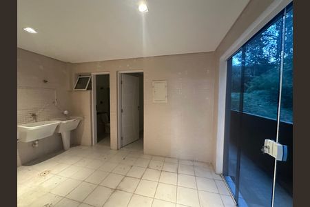 Casa de condomínio à venda com 654m², 5 quartos e 4 vagas Casa de condomínio à venda com 654m², 5 quartos e 4 vagasÁrea de Serviço