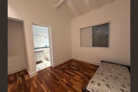 Casa de condomínio à venda com 654m², 5 quartos e 4 vagas Casa de condomínio à venda com 654m², 5 quartos e 4 vagasSuíte 4