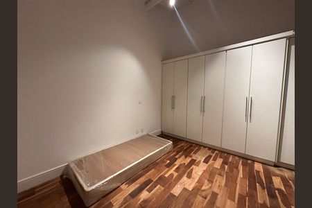 Casa de condomínio à venda com 654m², 5 quartos e 4 vagas Casa de condomínio à venda com 654m², 5 quartos e 4 vagasSuíte 3