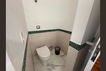 Casa de condomínio à venda com 654m², 5 quartos e 4 vagas Casa de condomínio à venda com 654m², 5 quartos e 4 vagasBanheiro da Suíte 5