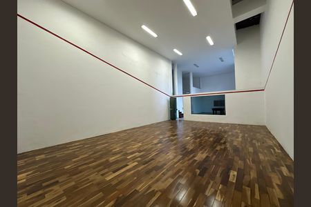 Casa de condomínio à venda com 654m², 5 quartos e 4 vagas Casa de condomínio à venda com 654m², 5 quartos e 4 vagasQuadra Esportiva