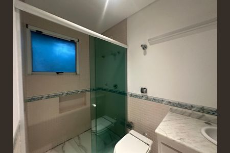 Casa de condomínio à venda com 654m², 5 quartos e 4 vagas Casa de condomínio à venda com 654m², 5 quartos e 4 vagasBanheiro da Suíte 2