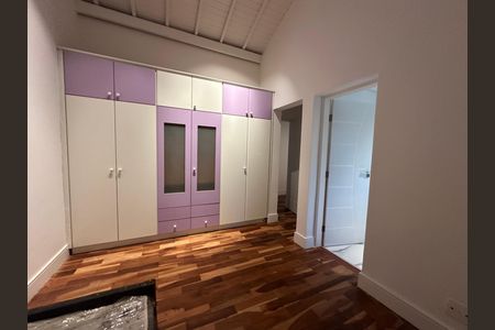 Casa de condomínio à venda com 654m², 5 quartos e 4 vagas Casa de condomínio à venda com 654m², 5 quartos e 4 vagasSuíte 4