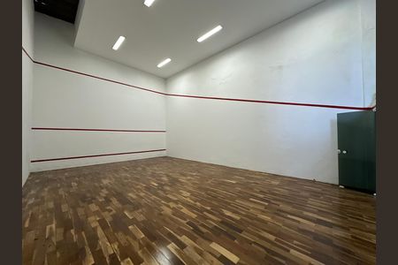 Casa de condomínio à venda com 654m², 5 quartos e 4 vagas Casa de condomínio à venda com 654m², 5 quartos e 4 vagasQuadra Esportiva