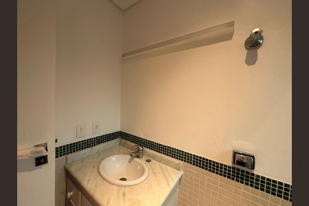 Casa de condomínio à venda com 654m², 5 quartos e 4 vagas Casa de condomínio à venda com 654m², 5 quartos e 4 vagasBanheiro da Suíte 4