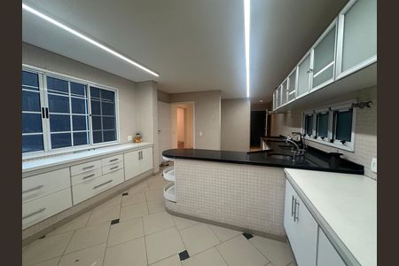 Cozinha de casa de condomínio à venda com 5 quartos, 654m² em Residencial Tamboré I, Barueri