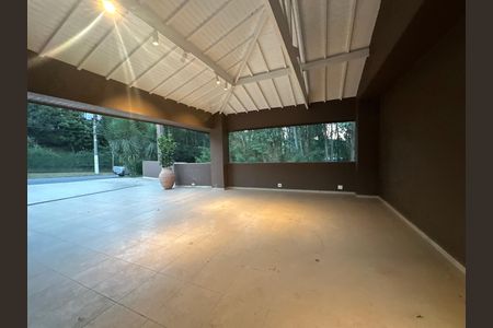 Casa de condomínio à venda com 654m², 5 quartos e 4 vagas Casa de condomínio à venda com 654m², 5 quartos e 4 vagasGaragem