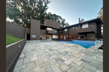 Casa de condomínio à venda com 654m², 5 quartos e 4 vagas Casa de condomínio à venda com 654m², 5 quartos e 4 vagasPiscina