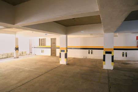 Apartamento à venda com 220m², 4 quartos e 2 vagas Apartamento à venda com 220m², 4 quartos e 2 vagasGaragem