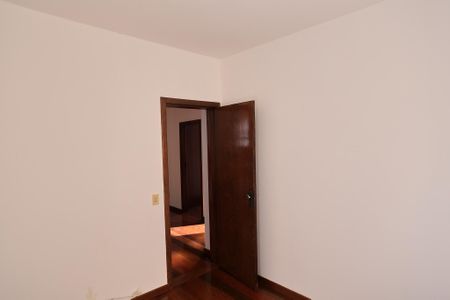 Apartamento à venda com 220m², 4 quartos e 2 vagas Apartamento à venda com 220m², 4 quartos e 2 vagasQuarto 1