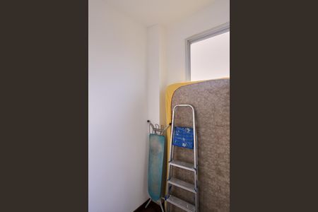Apartamento à venda com 220m², 4 quartos e 2 vagas Apartamento à venda com 220m², 4 quartos e 2 vagasQuarto de Serviço