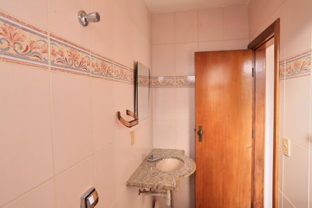 Apartamento à venda com 220m², 4 quartos e 2 vagas Apartamento à venda com 220m², 4 quartos e 2 vagasBanheiro da Suíte 1