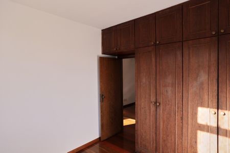 Apartamento à venda com 220m², 4 quartos e 2 vagas Apartamento à venda com 220m², 4 quartos e 2 vagasQuarto