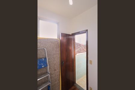 Apartamento à venda com 220m², 4 quartos e 2 vagas Apartamento à venda com 220m², 4 quartos e 2 vagasQuarto de Serviço