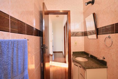 Apartamento à venda com 220m², 4 quartos e 2 vagas Apartamento à venda com 220m², 4 quartos e 2 vagasBanheiro