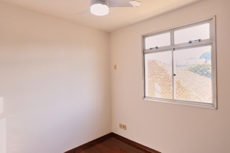 Apartamento à venda com 220m², 4 quartos e 2 vagas Apartamento à venda com 220m², 4 quartos e 2 vagasSuíte