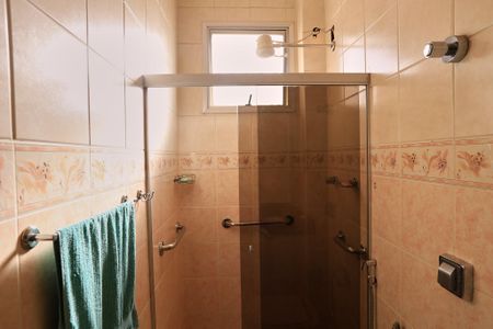 Apartamento à venda com 220m², 4 quartos e 2 vagas Apartamento à venda com 220m², 4 quartos e 2 vagasBanheiro da Suíte
