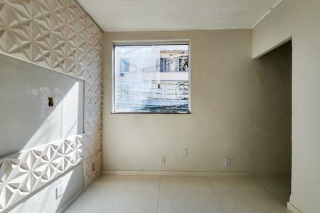 Casa à venda com 70m², 2 quartos e sem vaga Casa à venda com 70m², 2 quartos e sem vagaSala