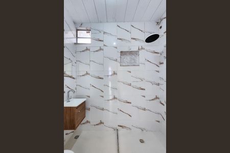 Casa à venda com 70m², 2 quartos e sem vaga Casa à venda com 70m², 2 quartos e sem vagaBanheiro