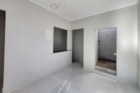 Casa à venda com 70m², 2 quartos e sem vaga Casa à venda com 70m², 2 quartos e sem vagaSala
