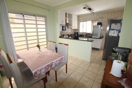 Casa para alugar com 135m², 3 quartos e 2 vagasCozinha