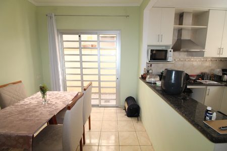Casa para alugar com 135m², 3 quartos e 2 vagasCozinha