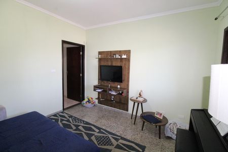 Casa para alugar com 135m², 3 quartos e 2 vagasSala