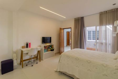 Casa à venda com 540m², 5 quartos e 5 vagas
