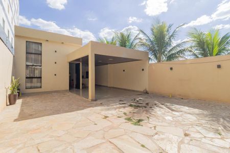 Casa à venda com 5 quartos, 540m² em Colônia Agrícola Samambaia, Brasília