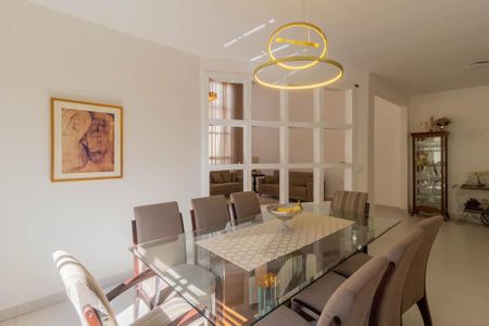 Casa à venda com 540m², 5 quartos e 5 vagas