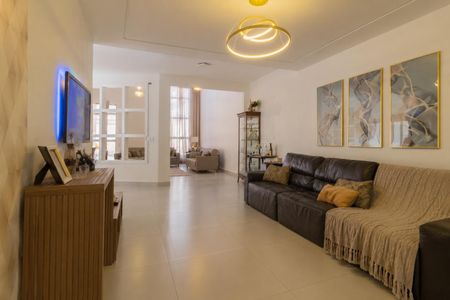 Casa à venda com 5 quartos, 540m² em Colônia Agrícola Samambaia, Brasília