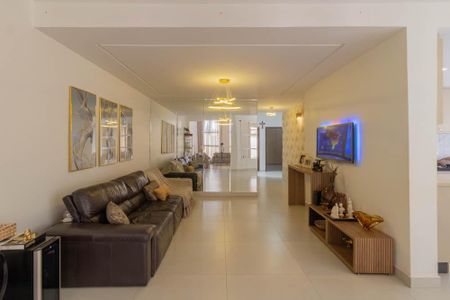 Casa à venda com 540m², 5 quartos e 5 vagas