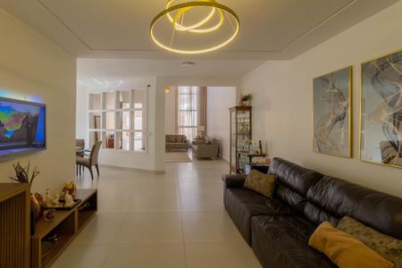 Casa à venda com 5 quartos, 540m² em Colônia Agrícola Samambaia, Brasília