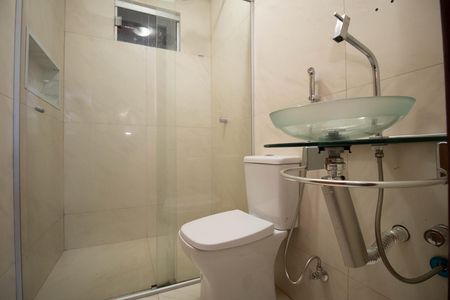 Apartamento para alugar com 80m², 2 quartos e 1 vaga Apartamento para alugar com 80m², 2 quartos e 1 vagaBanheiro da Suíte 1