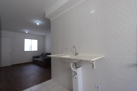 Cozinha de apartamento para alugar com 2 quartos, 49m² em Jardim da Laranjeira (zona Leste), São Paulo