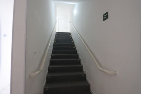 Apartamento para alugar com 49m², 2 quartos e 1 vagaEscadas