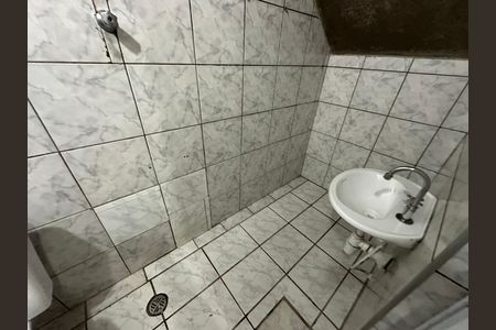 Banheiro de casa para alugar com 1 quarto, 50m² em Jardim Julio, Barueri