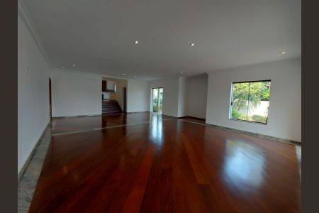 Casa para alugar com 426m², 5 quartos e 4 vagas Casa para alugar com 426m², 5 quartos e 4 vagasSala