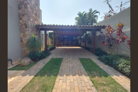 Casa para alugar com 426m², 5 quartos e 4 vagas Casa para alugar com 426m², 5 quartos e 4 vagasÁrea externa