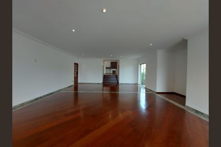 Casa para alugar com 426m², 5 quartos e 4 vagas Casa para alugar com 426m², 5 quartos e 4 vagasSala