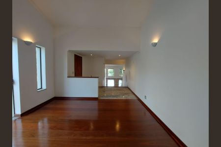 Casa para alugar com 426m², 5 quartos e 4 vagas Casa para alugar com 426m², 5 quartos e 4 vagasSala