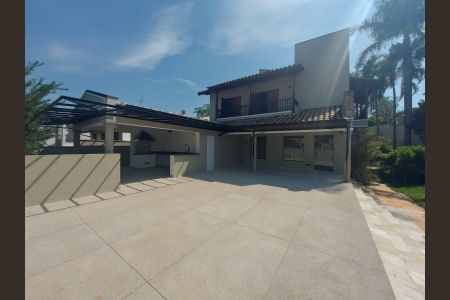 Casa para alugar com 426m², 5 quartos e 4 vagas Casa para alugar com 426m², 5 quartos e 4 vagasFachada