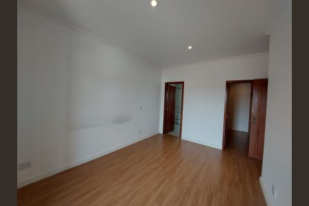 Casa para alugar com 426m², 5 quartos e 4 vagas Casa para alugar com 426m², 5 quartos e 4 vagasQuarto