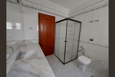 Casa para alugar com 426m², 5 quartos e 4 vagas Casa para alugar com 426m², 5 quartos e 4 vagasBanheiro